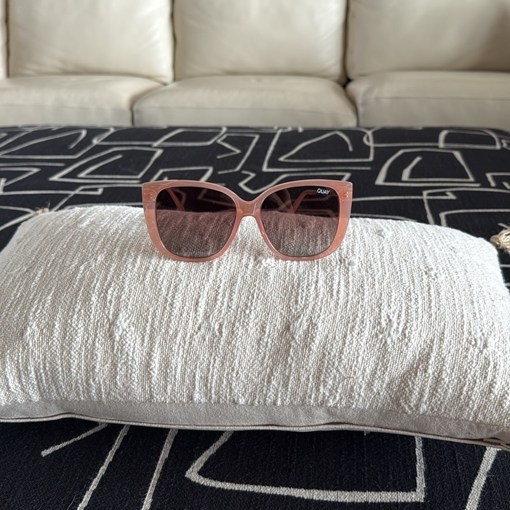 Quay Ever After Sunglasses - Picture 7 of 13